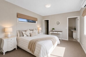3 chambres, fer et planche à repasser, draps fournis