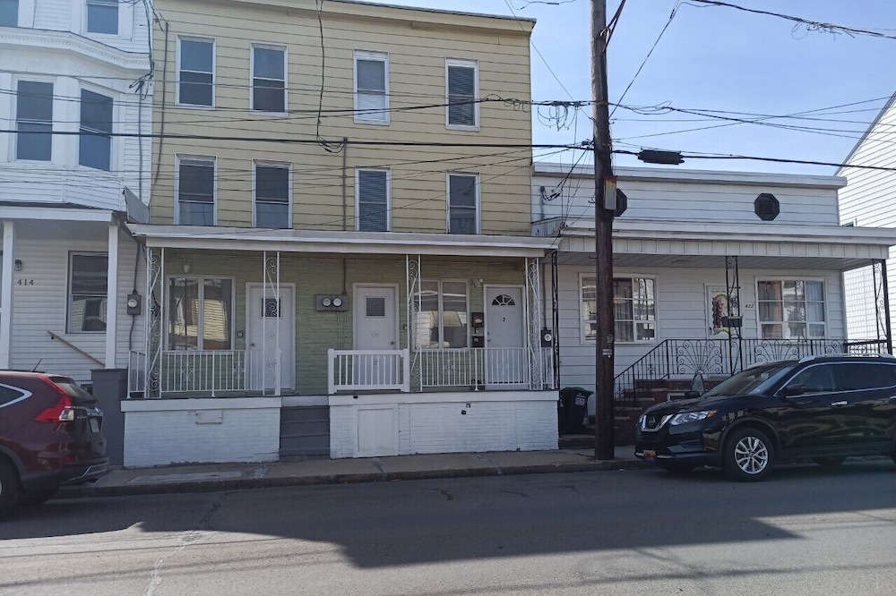 Cozy apartment in Mahanoy City, PA near Locust Lake, Hazleton and Pottsville