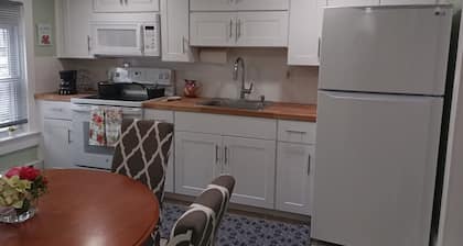 Cozy apartment in Mahanoy City, PA near Locust Lake, Hazleton and Pottsville