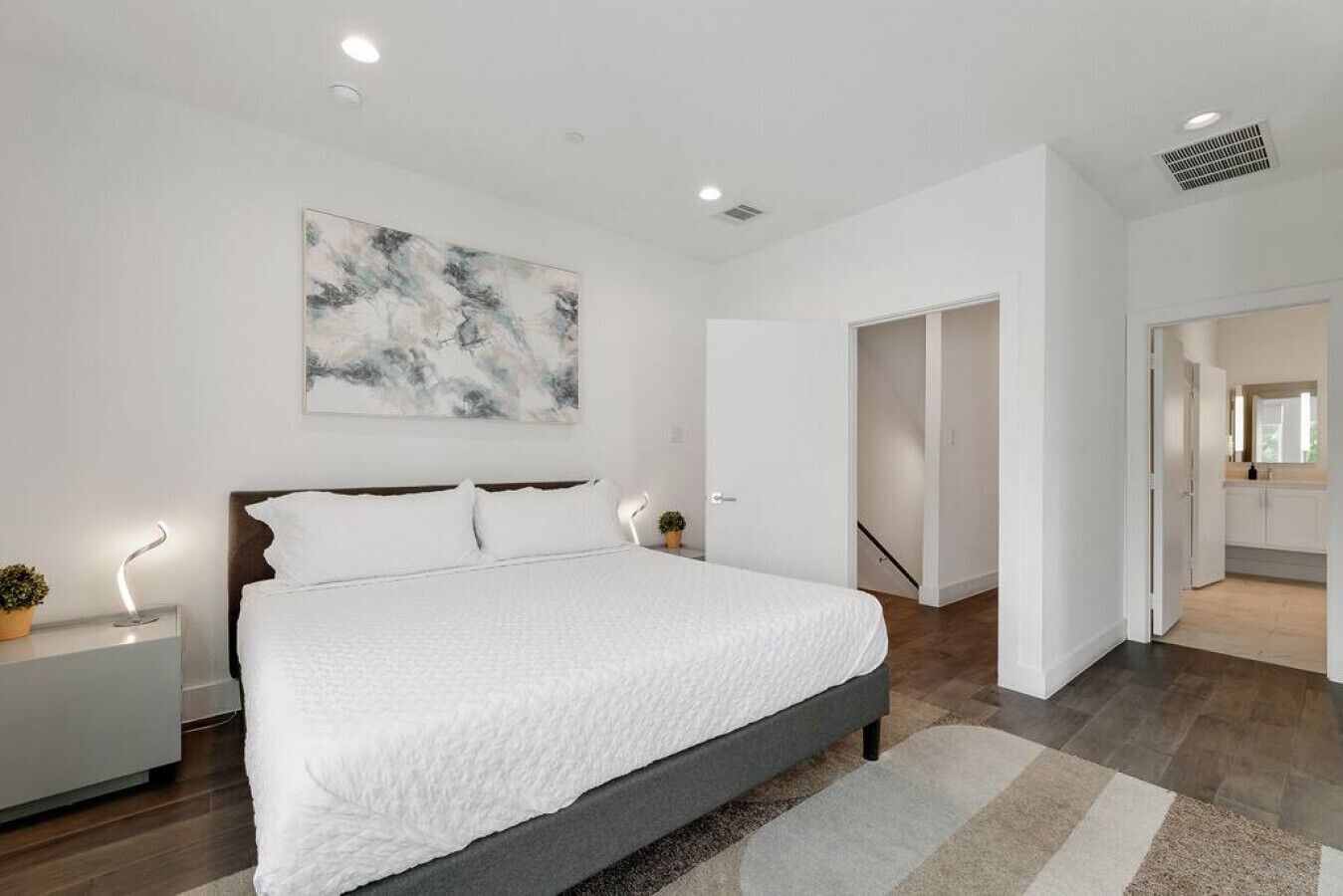 McCoy 401 · Modern Downtown Townhouse + Skyline Rooftop Views