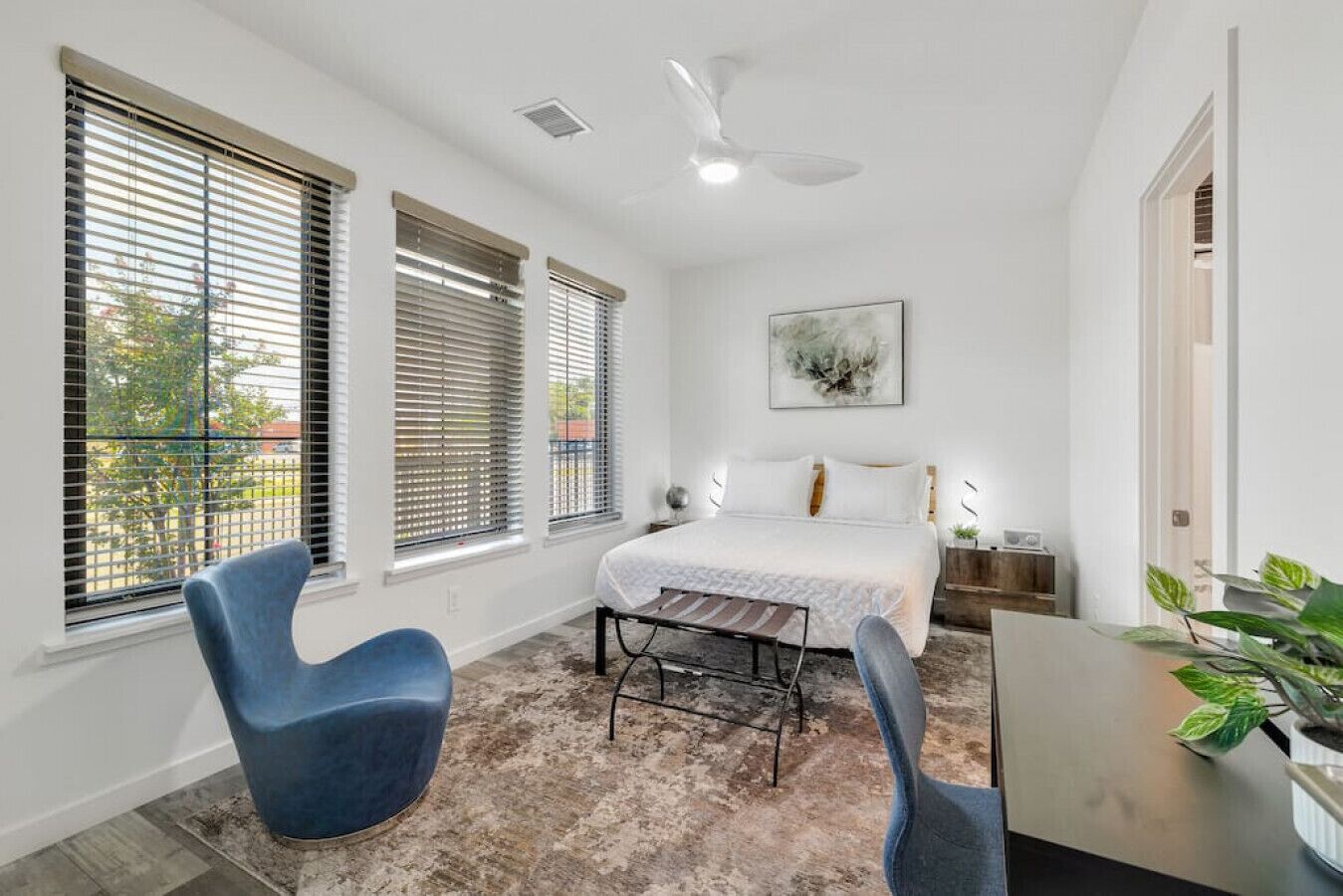 1721 Lear  · Upscale, Central & Fun! ~ Rooftop Terrace ~ Garage