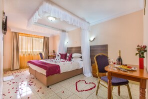 Phòng đôi Deluxe | Bàn, truy cập Internet không dây miễn phí, bộ trải giường 