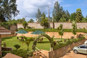 Quang cảnh vườn