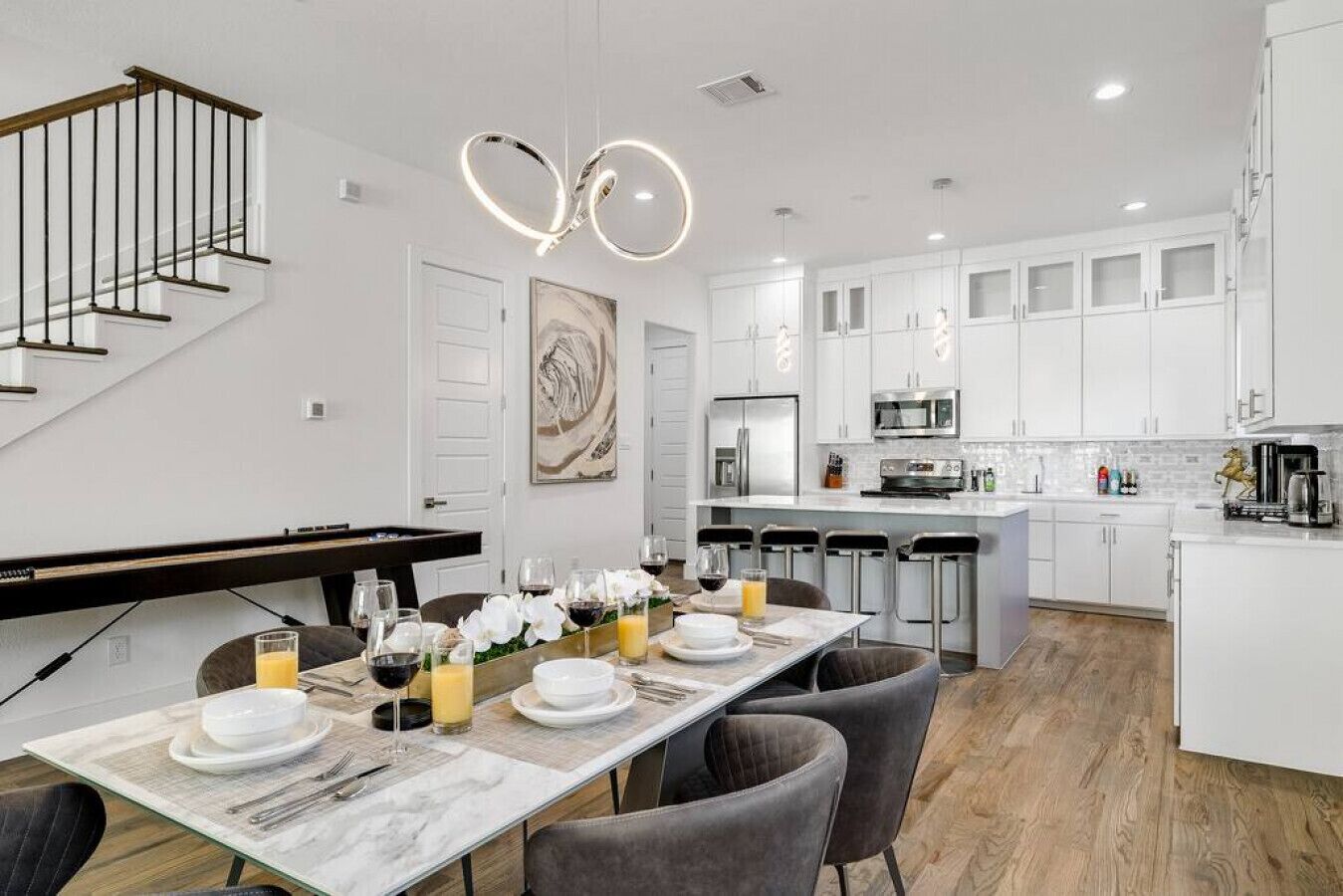 621 W 9th  · Bishop Arts Upscale Airy Oasis+Games+PRVT Parking