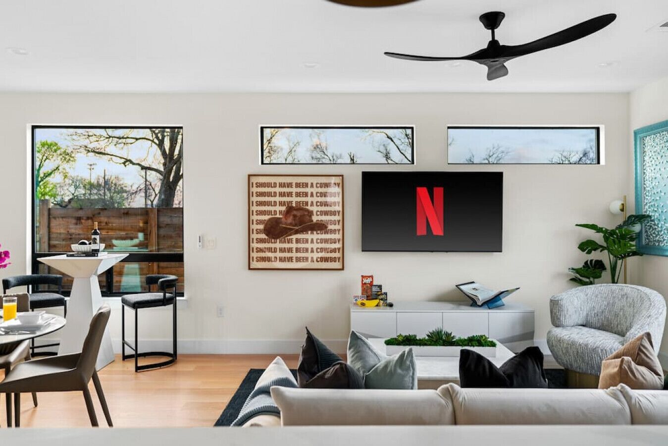 2916 E 13th #1  · Central High-End Home+3BD+Free PRKG | East Austin