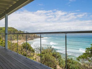 Property grounds - Fuller Holidays - Janes on Wategos Stunning beachfront location (Byron Shire)