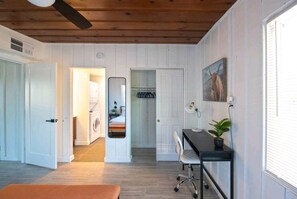 1 bedroom, iron/ironing board, free WiFi, bed sheets - Designer Midcentury Cabin in downtown Phoenix (Phoenix)