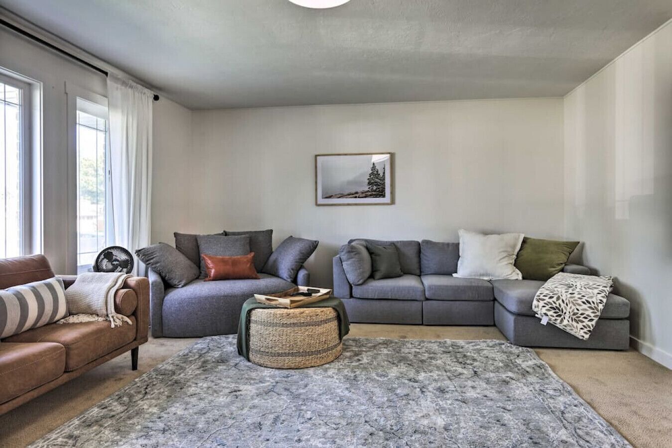 Cozy abode in a quiet neighborhood with easy access to the Snake River Greenbelt!