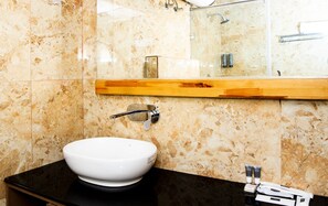 King Family Suite with View | Bathroom - Summit Montana Suites & Spa (Darjeeling)