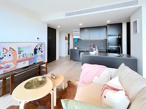 2 bedrooms, blackout curtains, iron/ironing board, free WiFi - Modern Apt in Hawthorn East Free Parking (Hawthorn East)