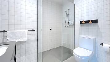 2 bedrooms, blackout curtains, iron/ironing board, free WiFi