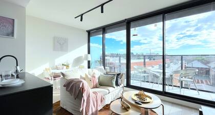 Modern Apt in Hawthorn East Free Parking