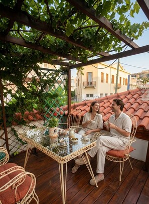 Terrace/patio - Apeiron Acropolis Suites (Athens)