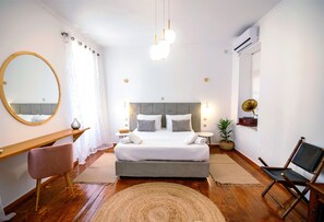 Egyptian cotton sheets, premium bedding, pillowtop beds, free minibar - Apeiron Acropolis Suites (Athens)