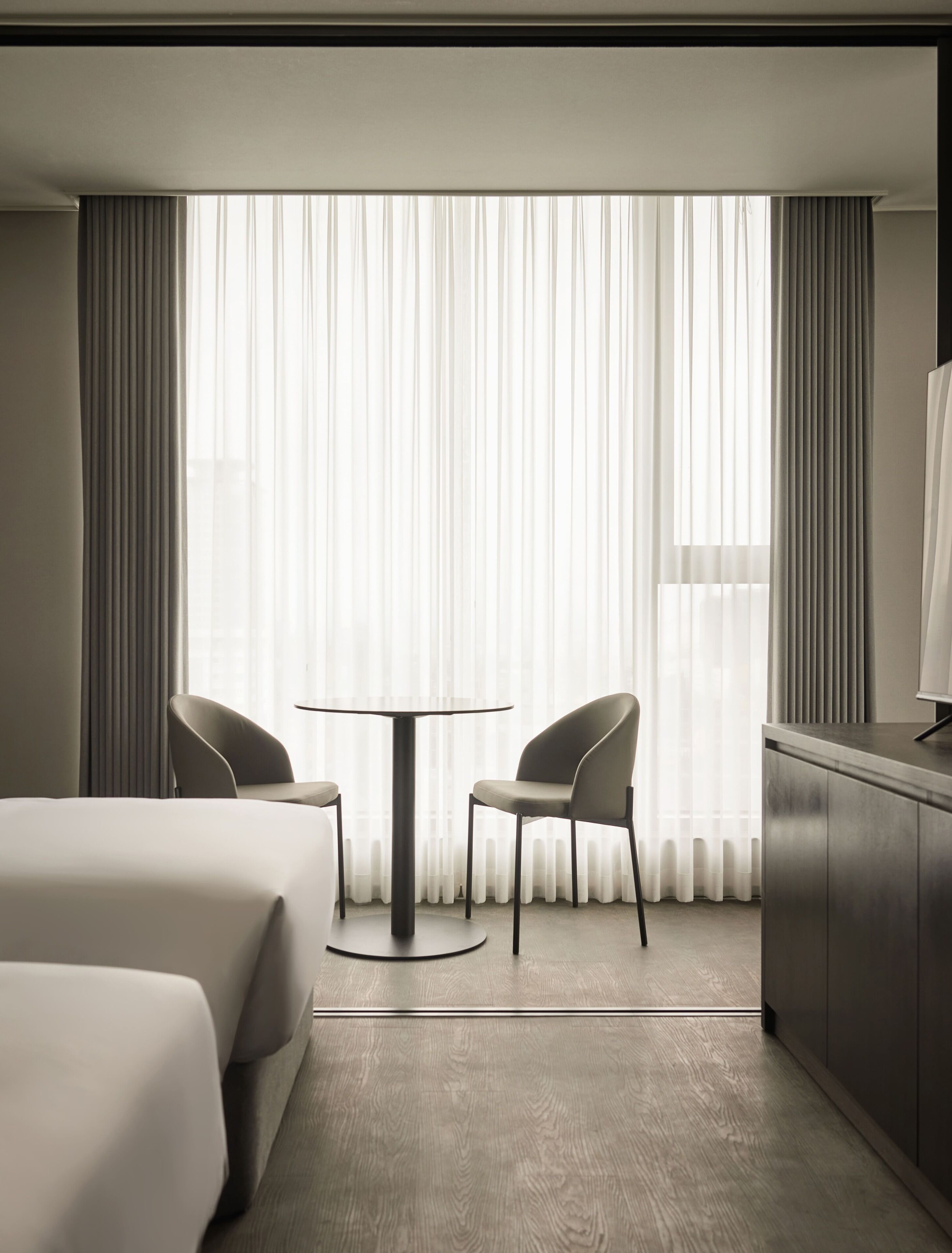 Desk, free WiFi, bed sheets