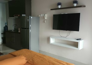 Habitación doble Deluxe | Espacio para trabajar con laptop, wifi gratis y ropa de cama 