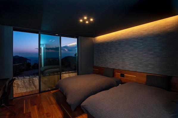 4 bedrooms, desk, free WiFi, bed sheets