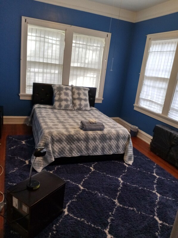 1 chambre, fer et planche à repasser, Wi-Fi, literie fournie