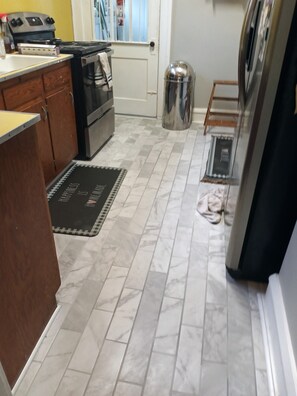 Un four, surface de cuisson