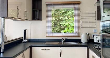 Brand new unit to the Hire fleet, stunning 20ft x 40ft accommodation.