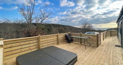 Brand new unit to the Hire fleet, stunning 20ft x 40ft accommodation.