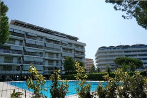 Pool - Apartment in Caorle near Spiaggia Tartaruga (Porto Santa Margherita (VE))