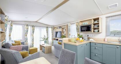 Platinum 2 No Pet Sleeps 4