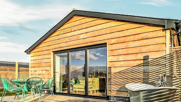 Outdoor dining - Country Lodge Deluxe (Old Buckenham)