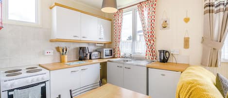 Fridge, oven, stovetop, toaster