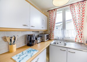 Fridge, oven, stovetop, toaster