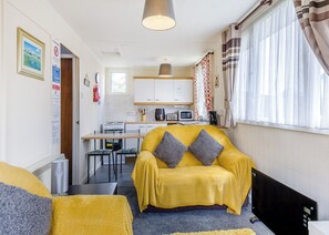 TV - 1 bedroom accommodation in Anderby Creek, Mablethorpe (Anderby Creek, Mablethorpe)