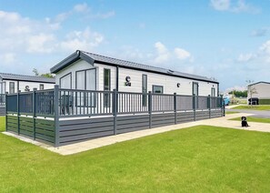 Exterior - Astoria Caravan Pet Friendly Decking (Nr New Quay, Cardiganshire)