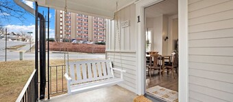 Walk to Downtown Fayetteville!