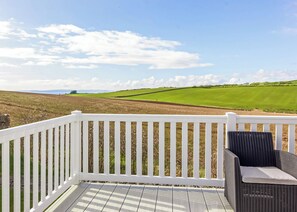 Property grounds - Jura Lodge with Hot Tub (Ayr)