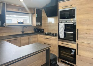 Fridge, oven, stovetop, toaster