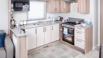 Kühlschrank, Ofen, Herdplatte, Toaster