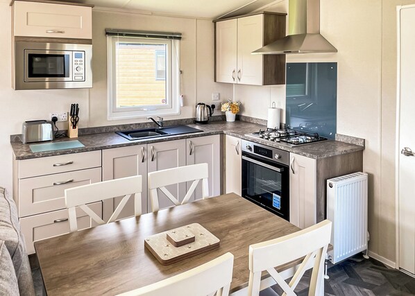 Fridge, oven, stovetop, toaster - 2 bedroom accommodation in Tunstall, Nr Hull (Tunstall, Nr Hull)