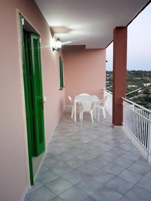 Outdoor dining - Villa Anna - GREEN VALLEY (Fasano)