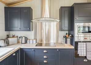 Fridge, oven, stovetop, toaster