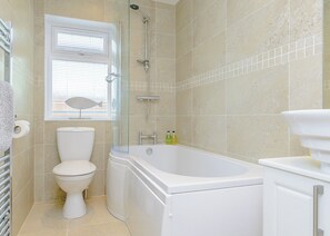 Bathrobes - 1 bedroom accommodation in Narberth, Nr Tenby (Narberth, Nr Tenby)