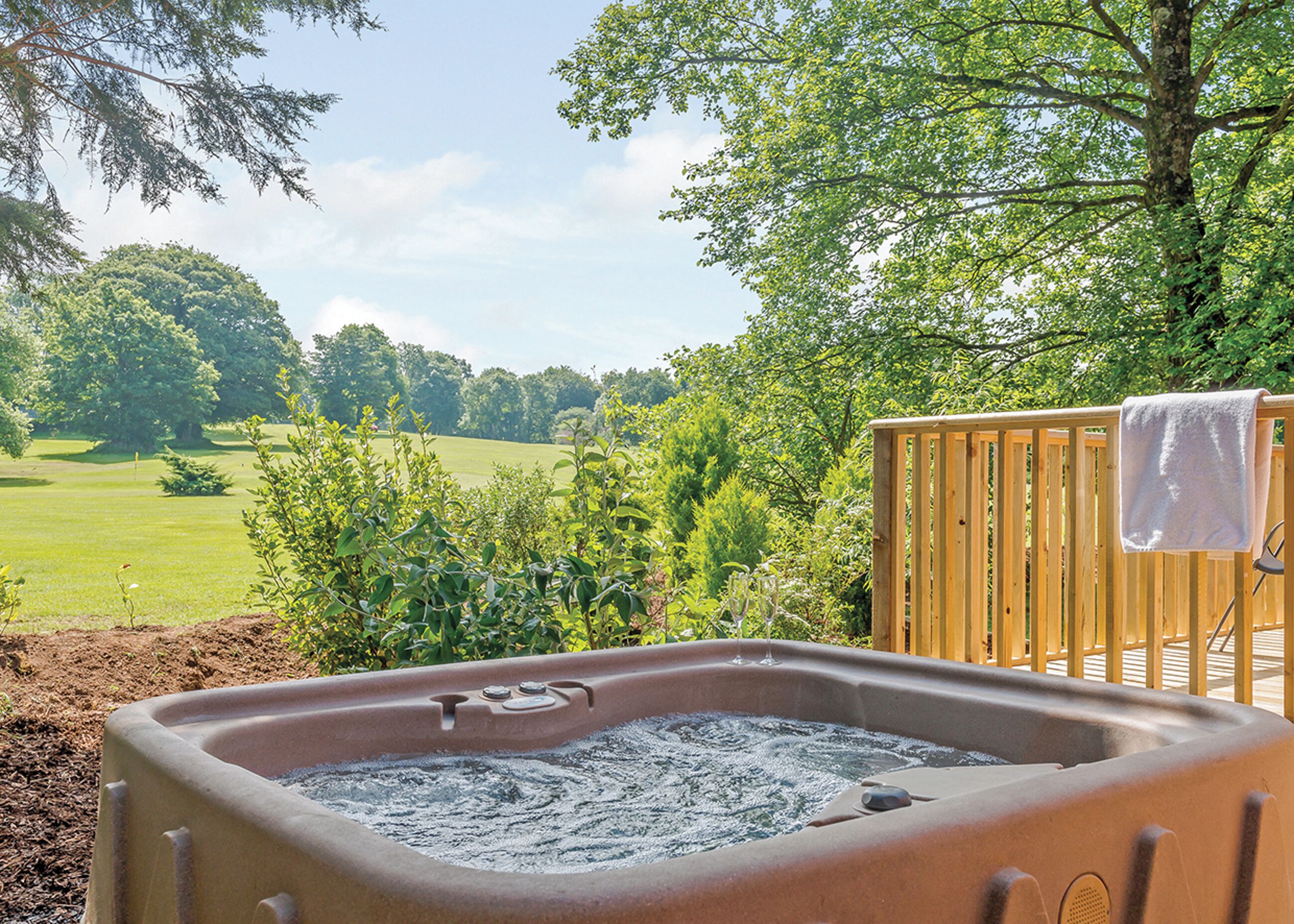 Outdoor spa tub