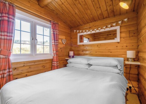 2 bedroom accommodation in Blaenau Ffestiniog
