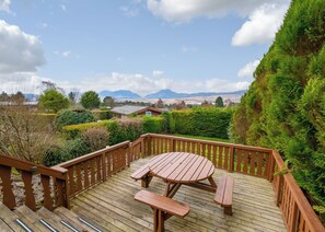Outdoor dining - 2 bedroom accommodation in Blaenau Ffestiniog (Blaenau Ffestiniog)
