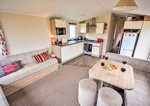 Interior - Highlander 2 Holiday Caravan Gold (Innermessan, Dumfries and Galloway)