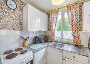 Fridge, oven, stovetop, toaster