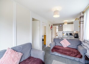 Living area - 1 bedroom accommodation in Anderby Creek, Mablethorpe (Anderby Creek, Mablethorpe)