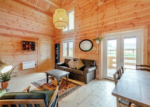 Living area - Holly Tree Lodge Accessible (York)