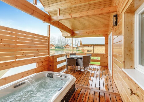 Holly Tree Lodge Accessible