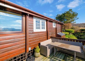 Outdoor dining - 2 bedroom accommodation in Blaenau Ffestiniog (Blaenau Ffestiniog)