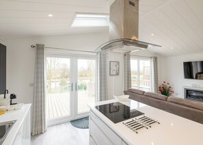 Fridge, oven, stovetop, toaster - 2 bedroom accommodation in Carnforth (Carnforth)